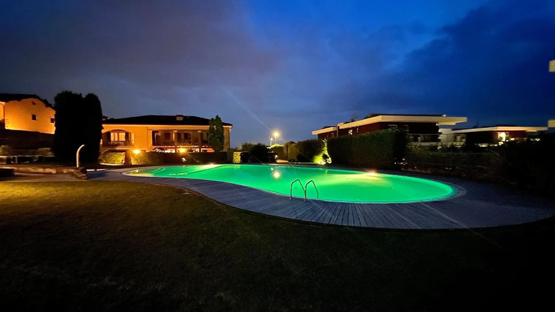 Apartment Suite And Pool Castion Veronese