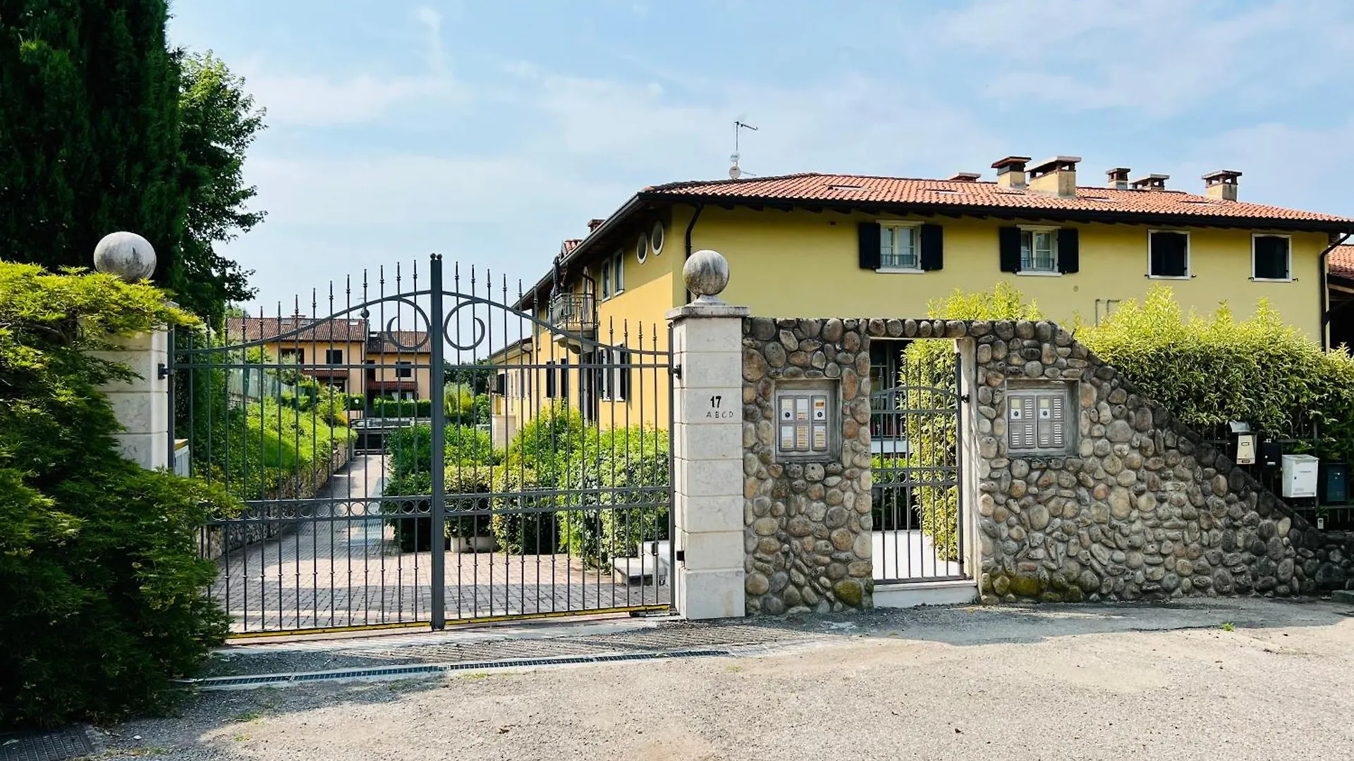 Suite And Pool Castion Veronese 0*,  Italien